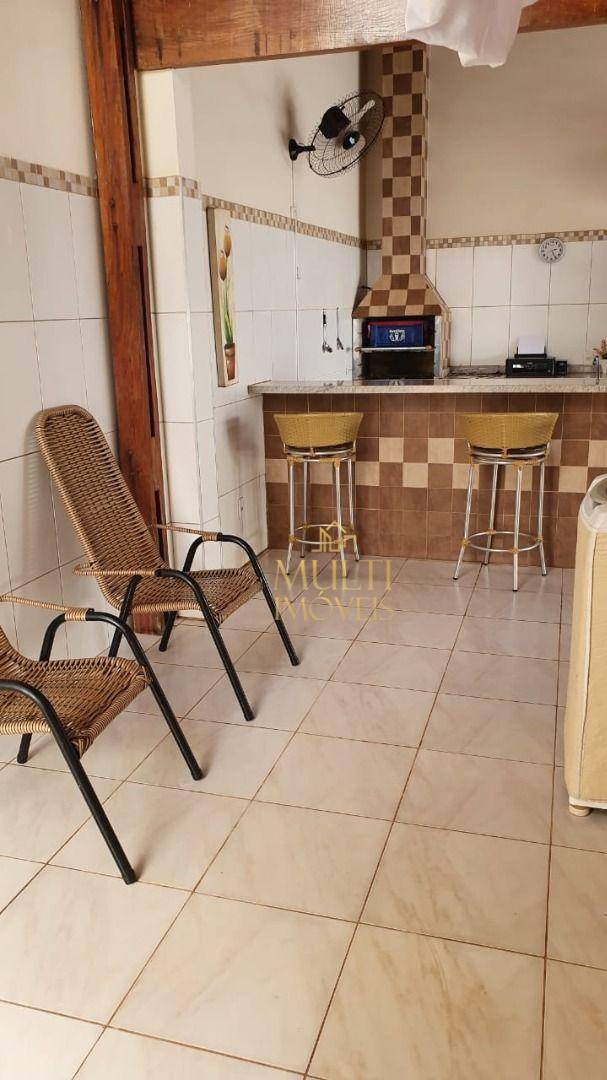 Casa à venda com 3 quartos, 120m² - Foto 1