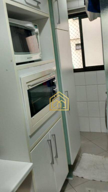 Apartamento à venda com 3 quartos, 68m² - Foto 4