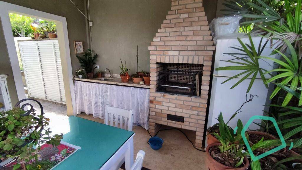 Casa de Condomínio à venda e aluguel com 4 quartos, 230m² - Foto 31