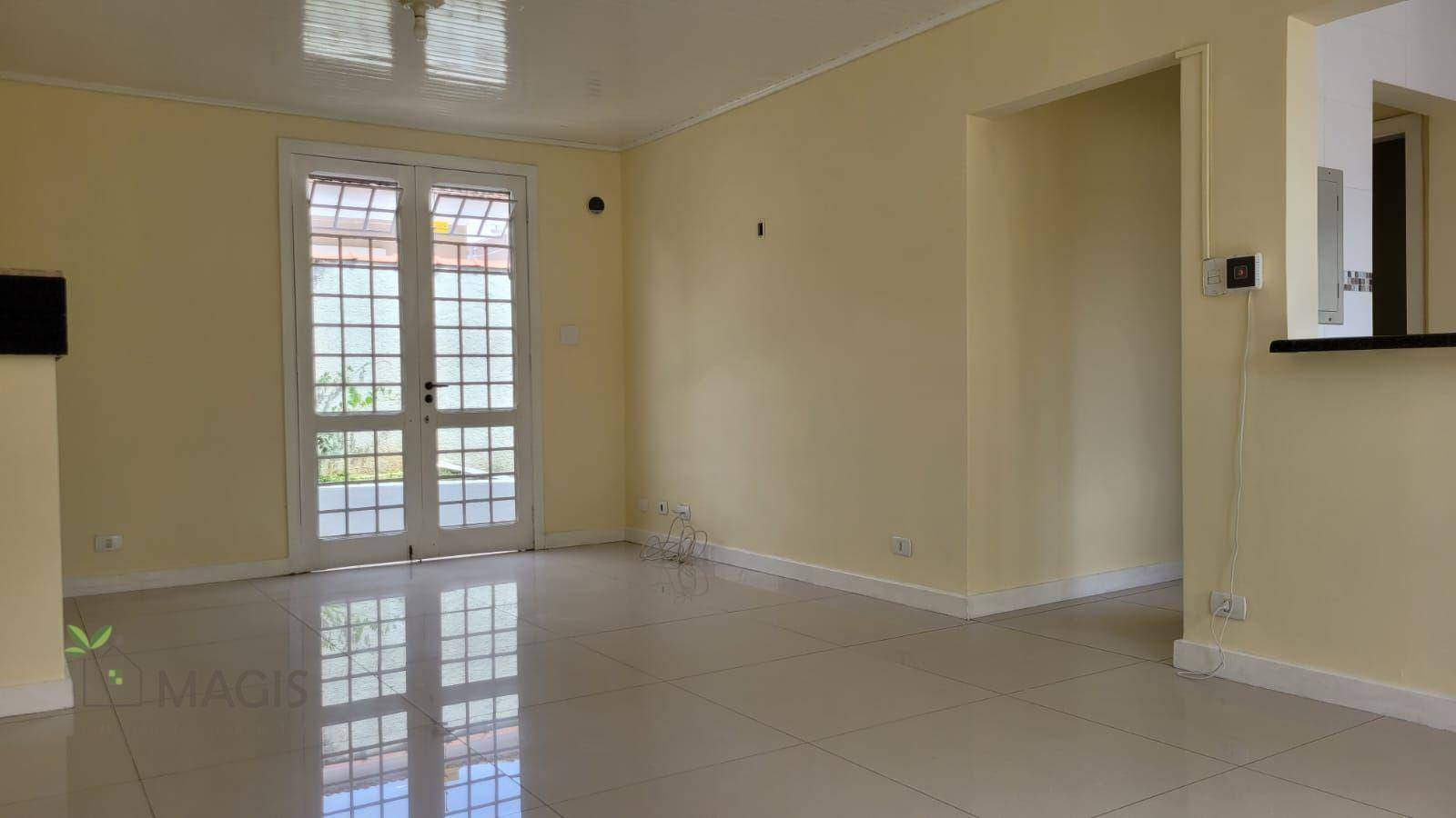 Casa para alugar com 5 quartos, 290m² - Foto 4