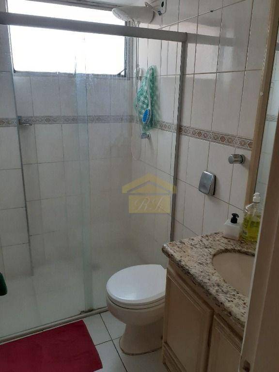 Apartamento à venda com 2 quartos, 70m² - Foto 13