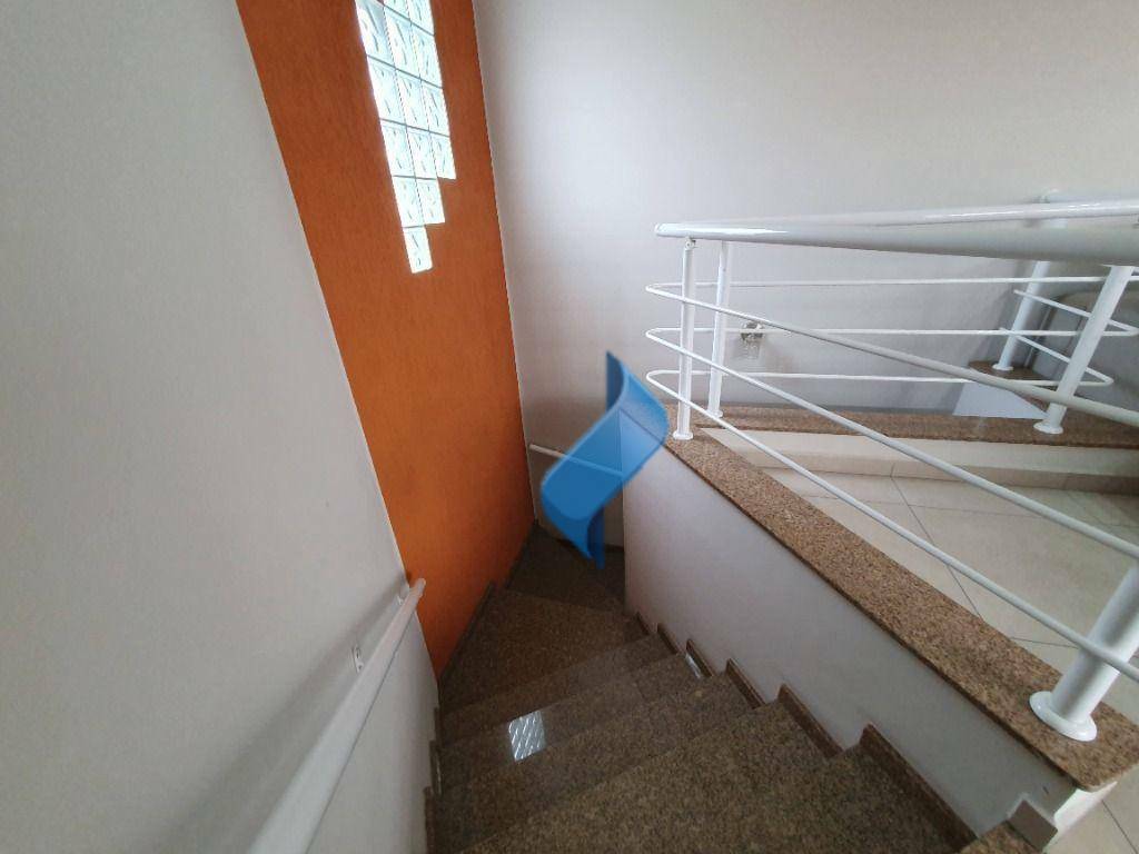 Casa à venda com 4 quartos, 230m² - Foto 48