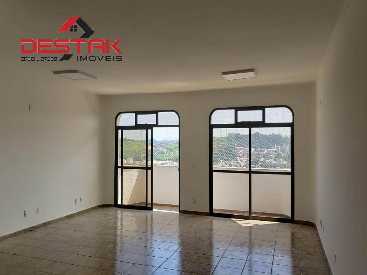 Apartamento para alugar com 3 quartos, 206m² - Foto 1