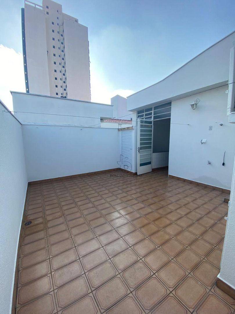 Casa para alugar com 3 quartos, 333m² - Foto 25