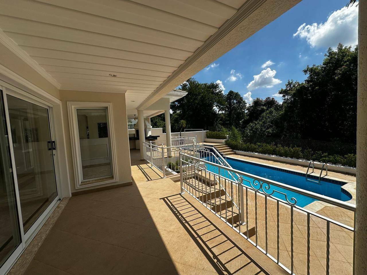 Casa de Condomínio à venda e aluguel com 4 quartos, 565m² - Foto 4