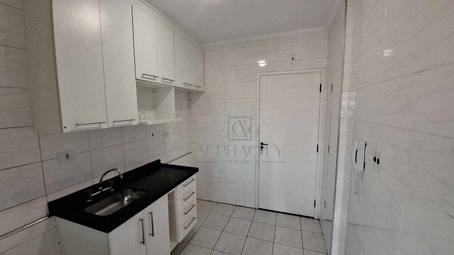 Apartamento para alugar com 3 quartos, 83m² - Foto 2