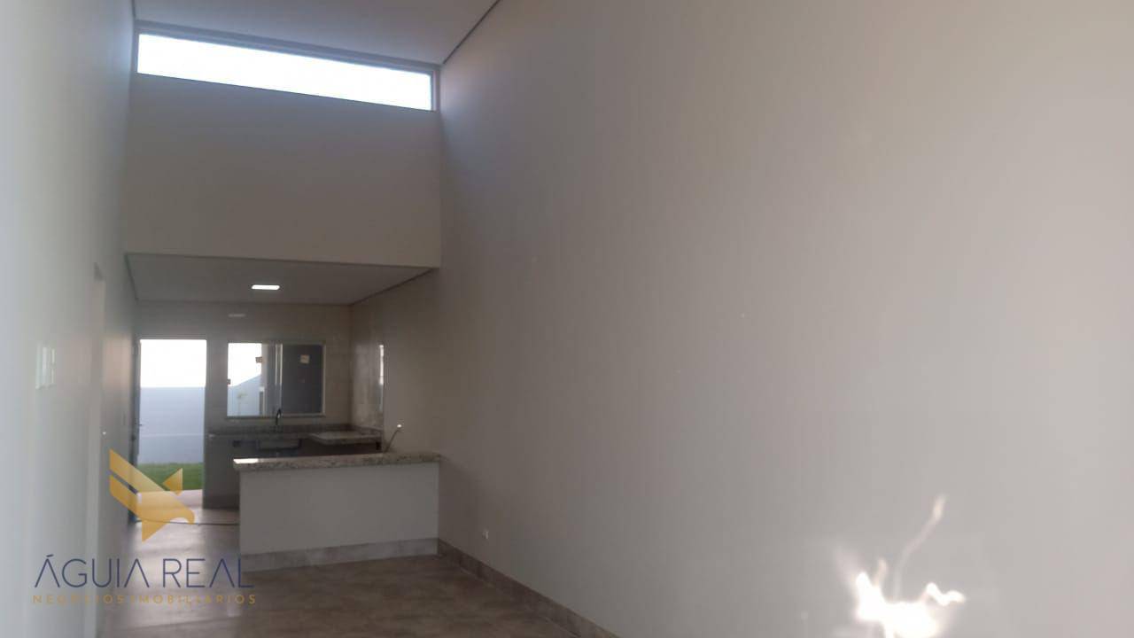 Casa à venda com 3 quartos, 120m² - Foto 2