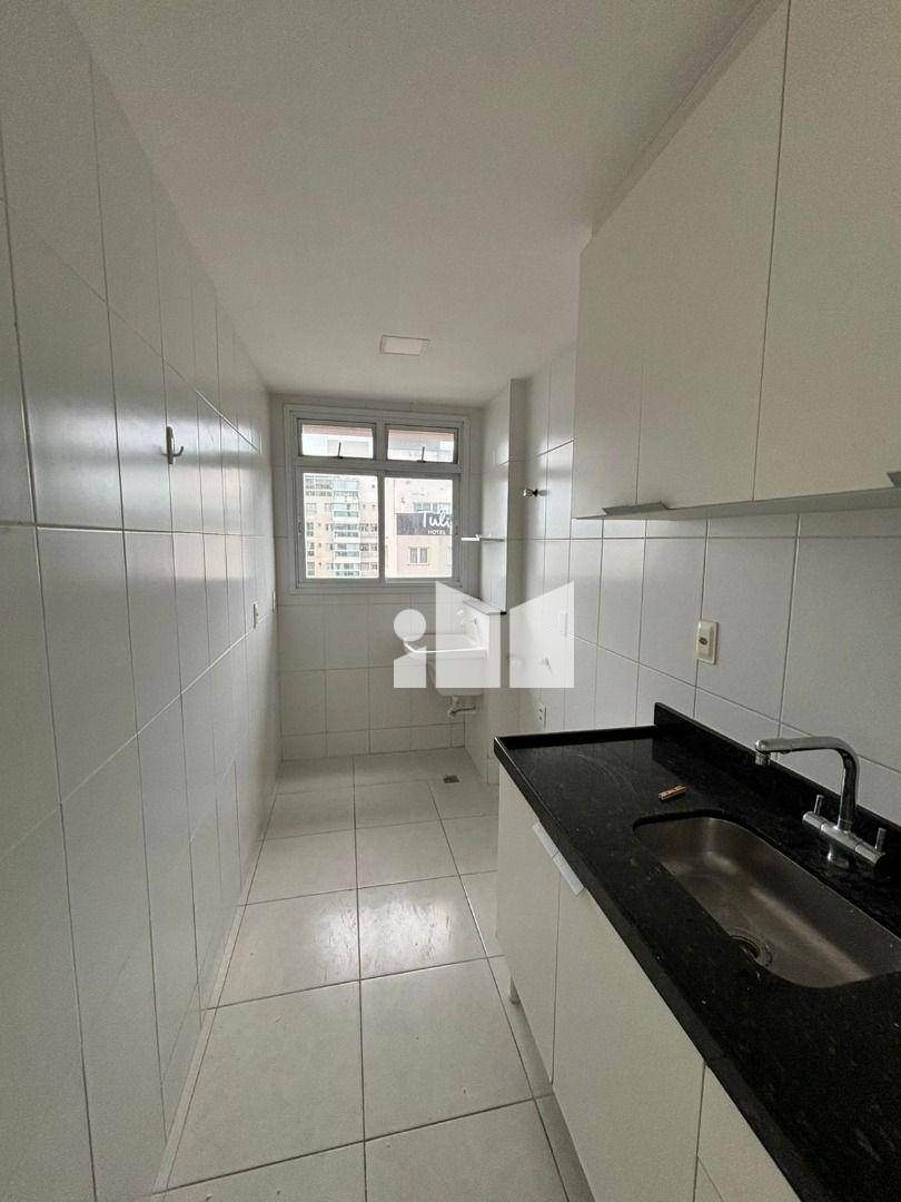 Apartamento para alugar com 3 quartos, 82m² - Foto 12