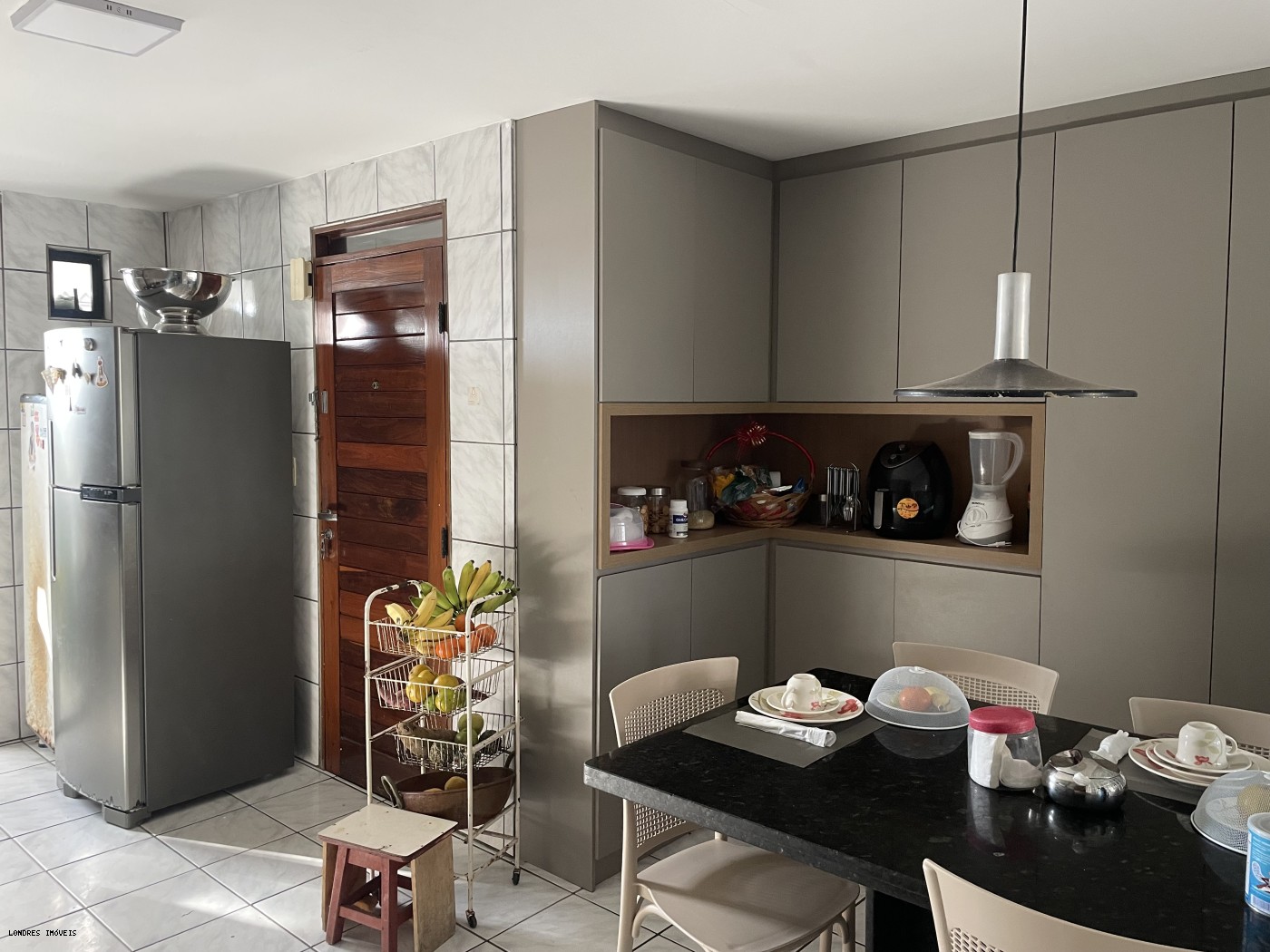 Apartamento à venda com 3 quartos, 147m² - Foto 2