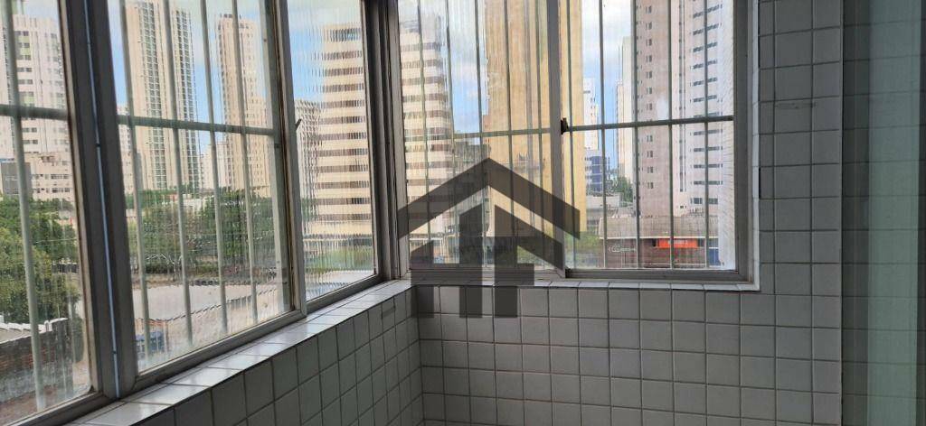 Apartamento para alugar com 2 quartos, 77m² - Foto 5