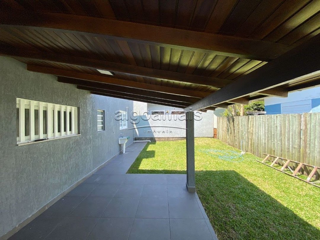 Casa à venda com 4 quartos, 300m² - Foto 4