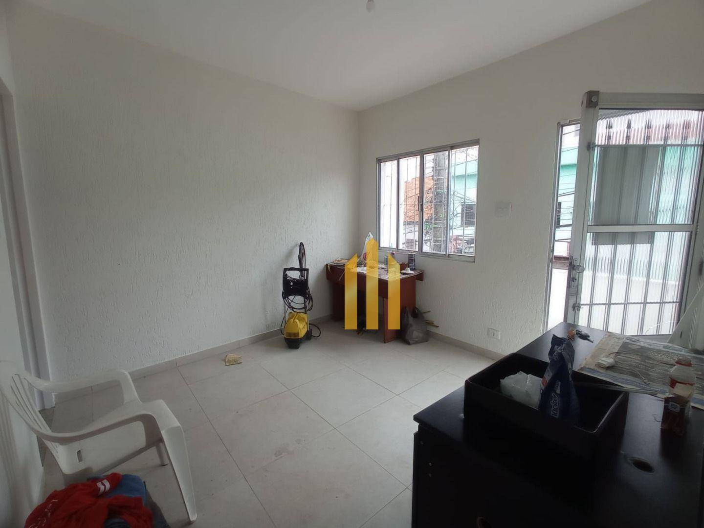 Casa para alugar com 2 quartos, 70m² - Foto 1