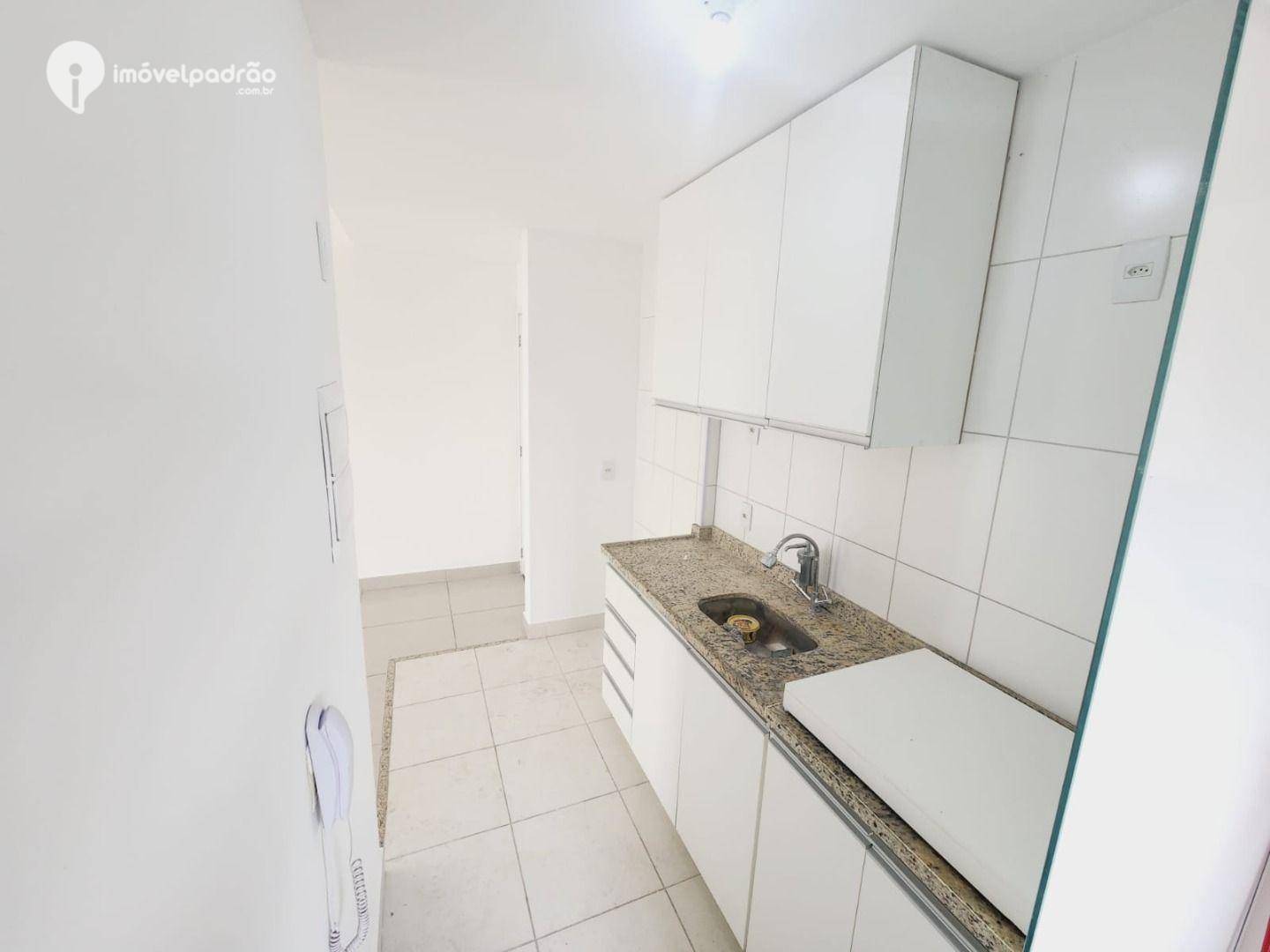 Apartamento para alugar com 3 quartos, 69m² - Foto 4