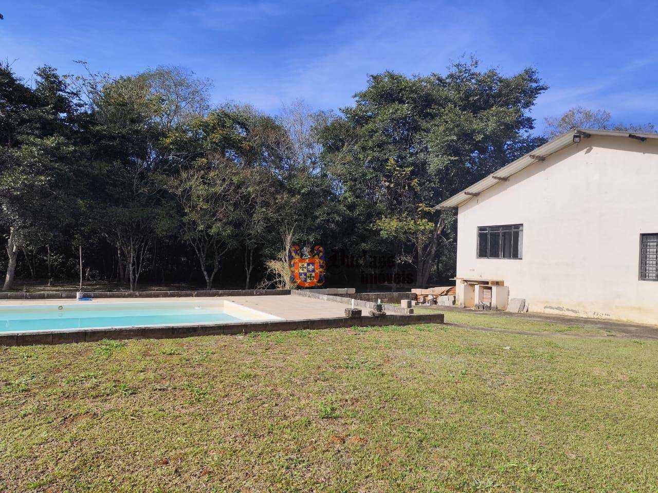 Chácara à venda com 3 quartos, 150m² - Foto 1