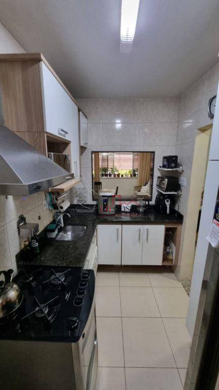 Apartamento à venda com 2 quartos, 75m² - Foto 12