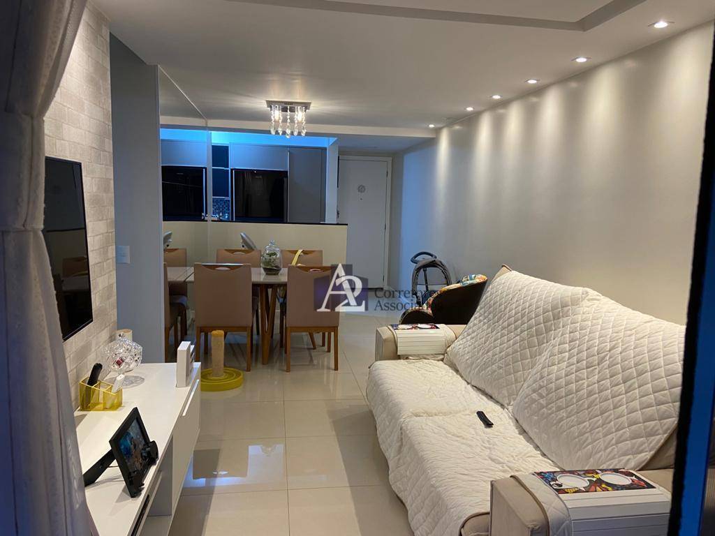 Apartamento à venda com 3 quartos, 77m² - Foto 2