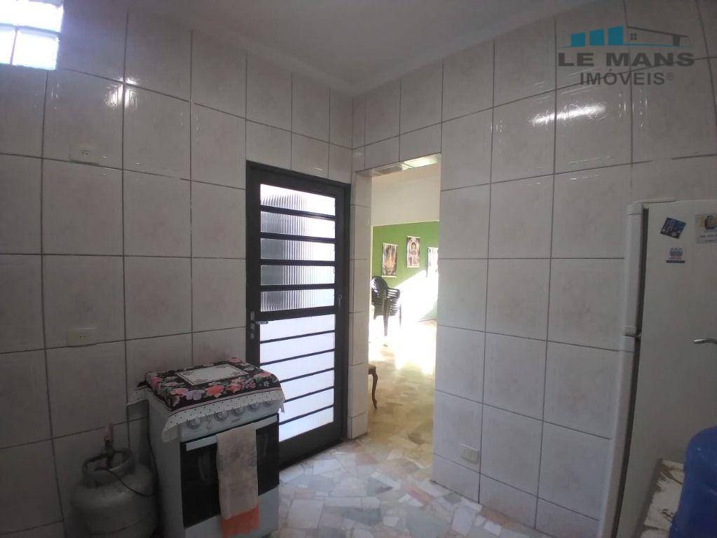 Casa à venda com 3 quartos, 112m² - Foto 4