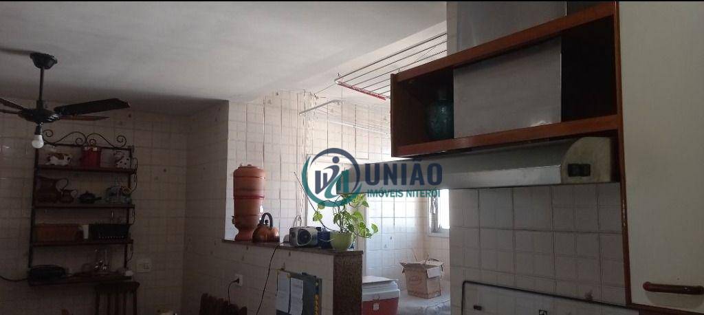 Apartamento à venda com 3 quartos, 140m² - Foto 11