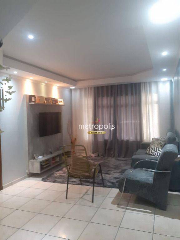 Sobrado à venda com 4 quartos, 215m² - Foto 1