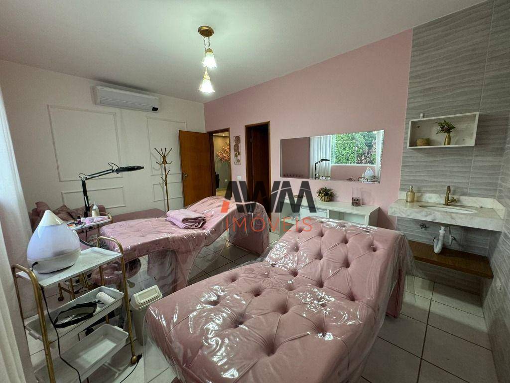 Casa à venda com 4 quartos, 230m² - Foto 8