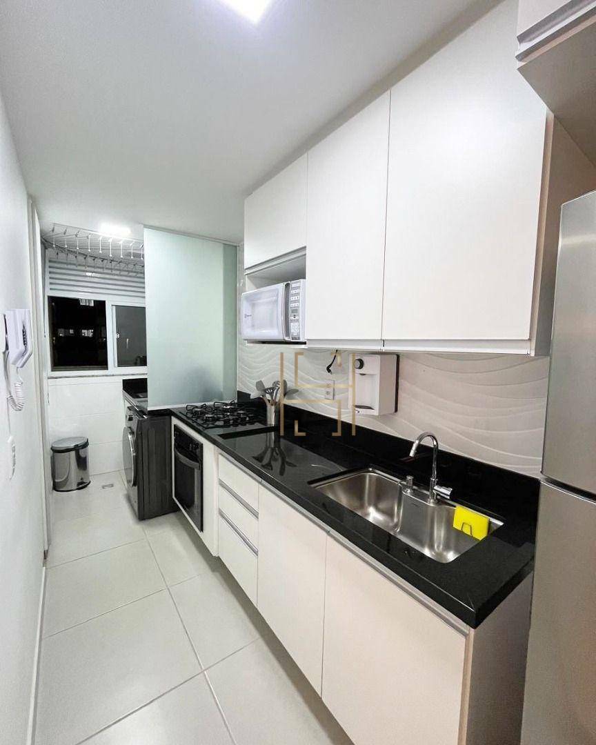 Apartamento à venda com 2 quartos, 64m² - Foto 9