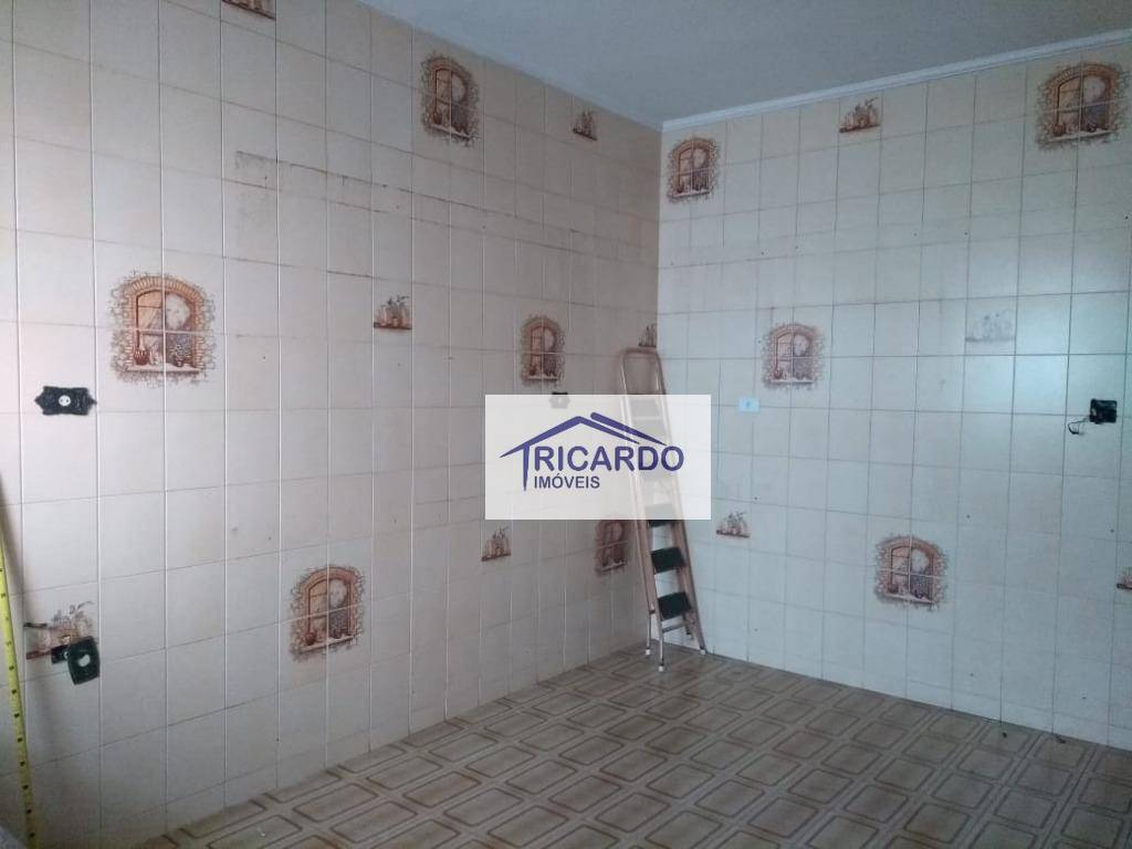 Casa à venda com 3 quartos, 250m² - Foto 4