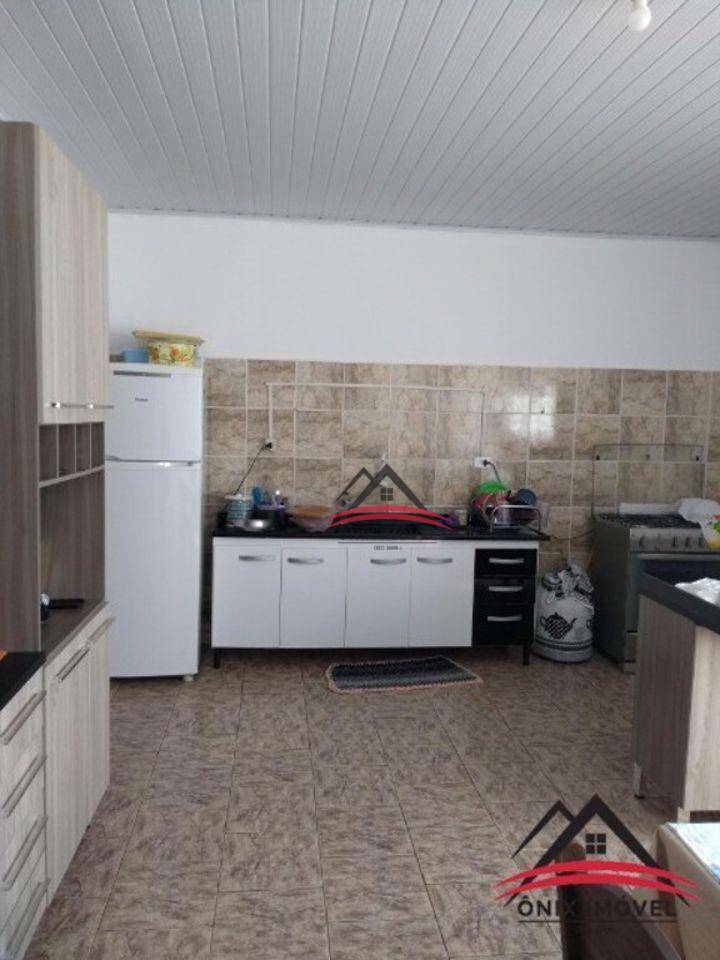 Casa à venda com 2 quartos, 135m² - Foto 11