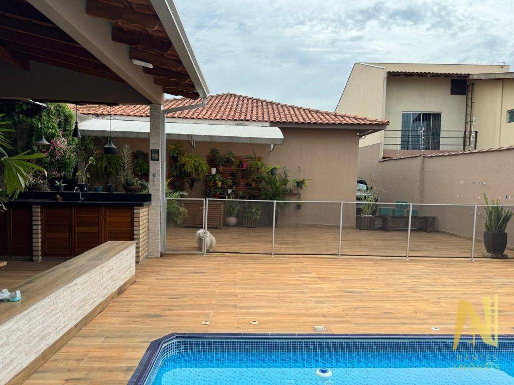 Casa à venda com 3 quartos, 400m² - Foto 4