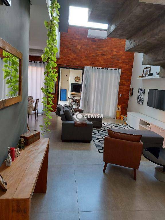 Casa de Condomínio à venda com 3 quartos, 250m² - Foto 2