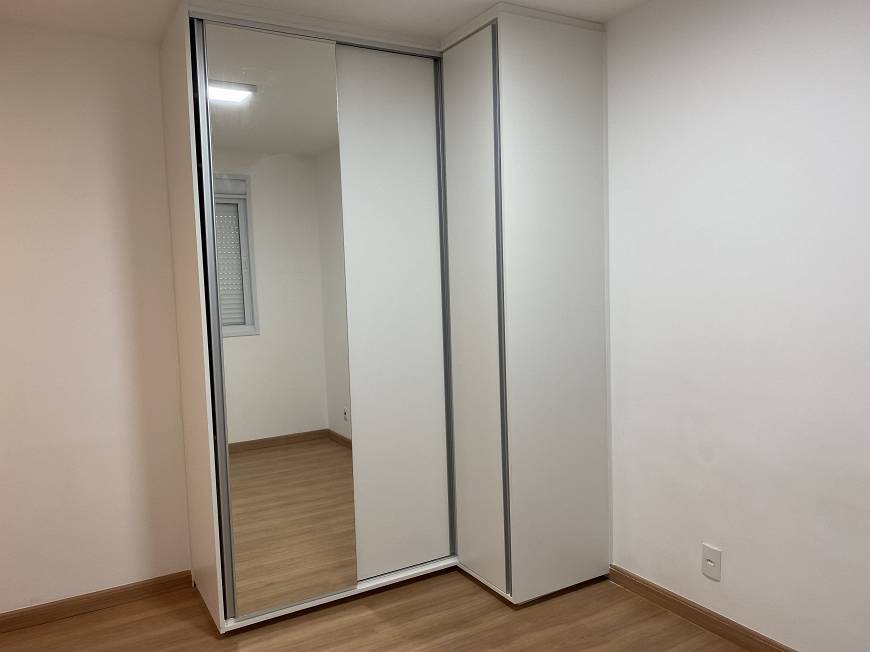 Apartamento à venda com 2 quartos, 70m² - Foto 4