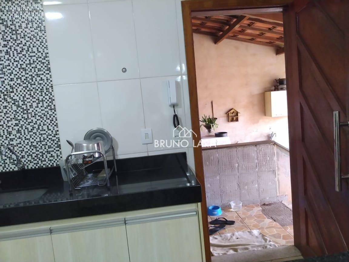 Casa à venda com 3 quartos, 220m² - Foto 16