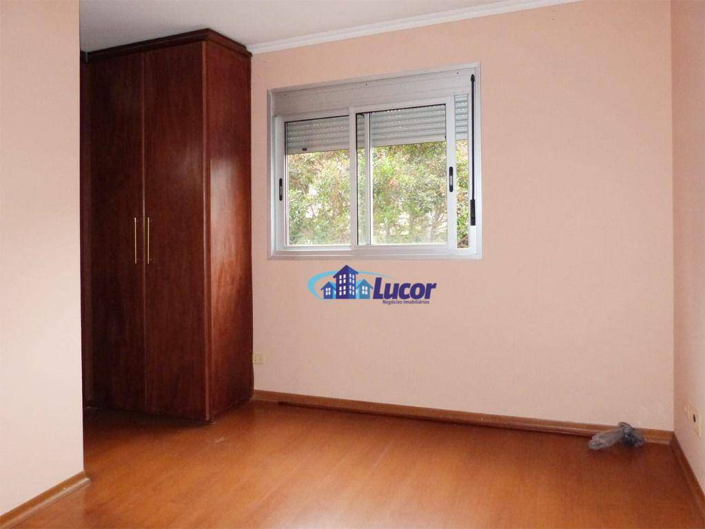 Apartamento para alugar com 3 quartos, 77m² - Foto 3