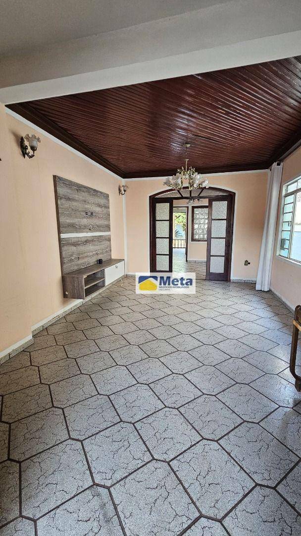 Casa à venda com 3 quartos, 207m² - Foto 2