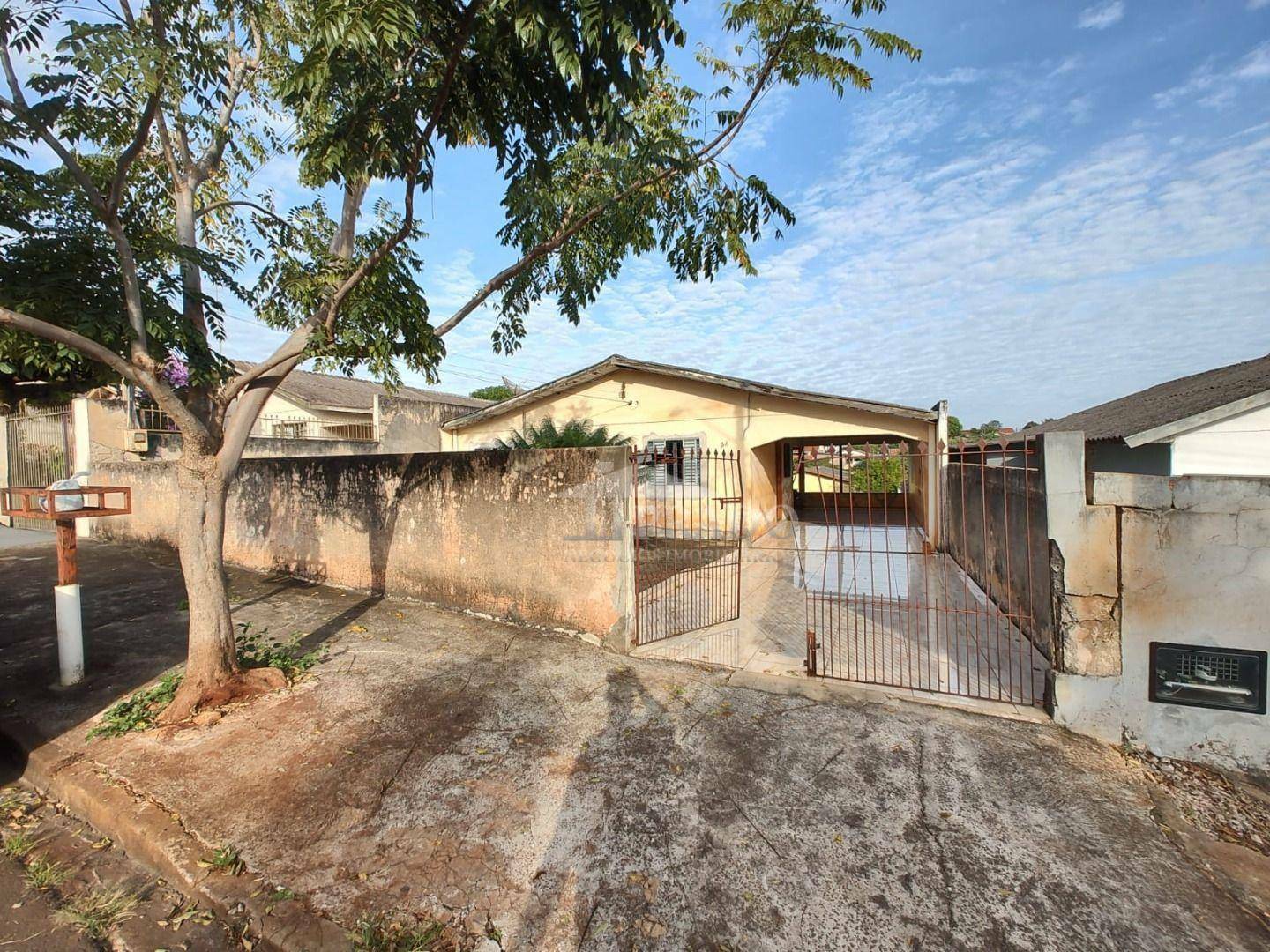 Casa à venda com 2 quartos, 100m² - Foto 1