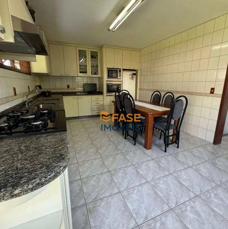 Casa à venda com 3 quartos, 290m² - Foto 5