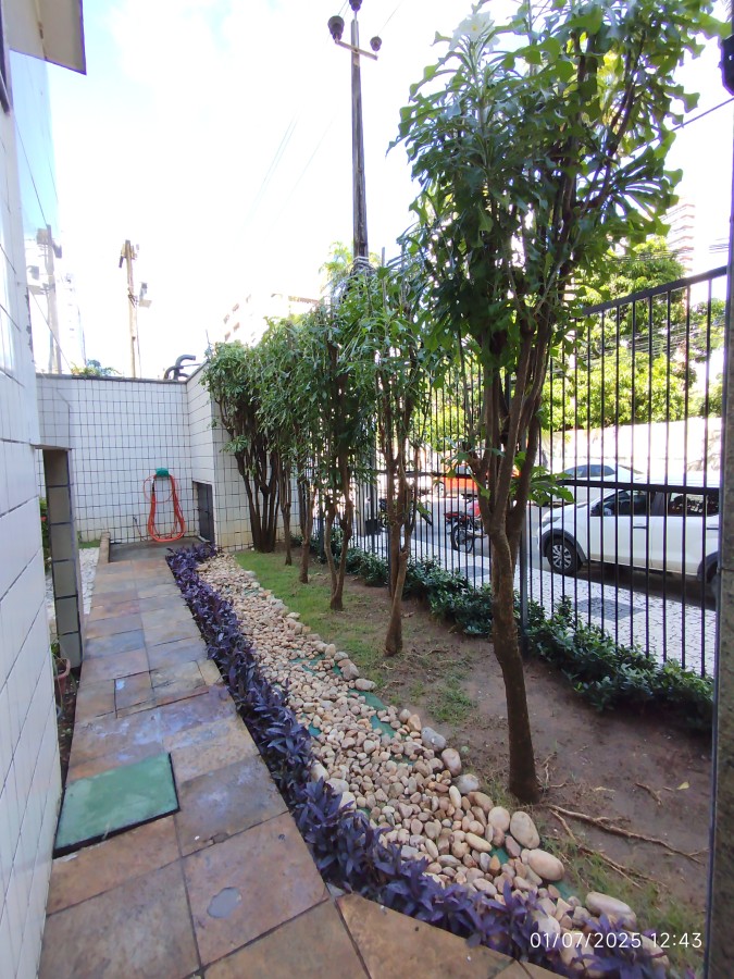 Apartamento para alugar com 3 quartos, 197m² - Foto 3