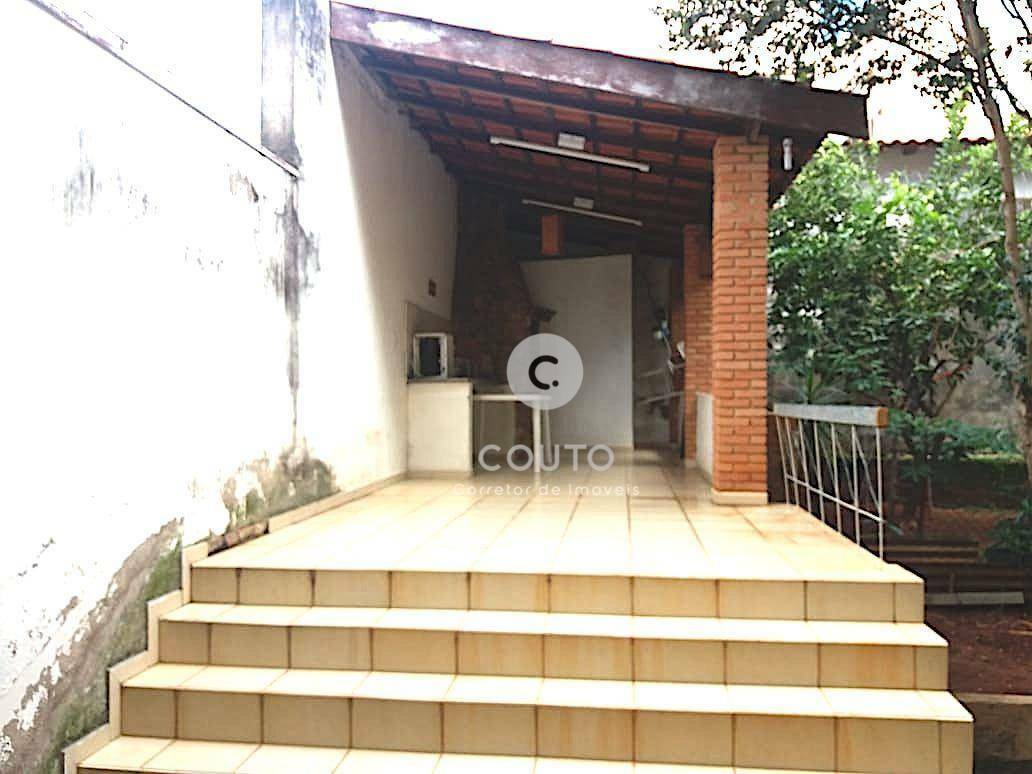 Casa à venda com 4 quartos, 358m² - Foto 14