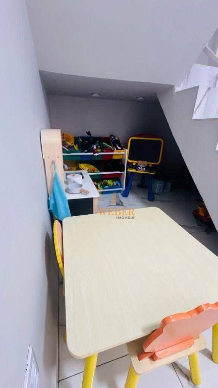 Sobrado à venda com 3 quartos, 250m² - Foto 2
