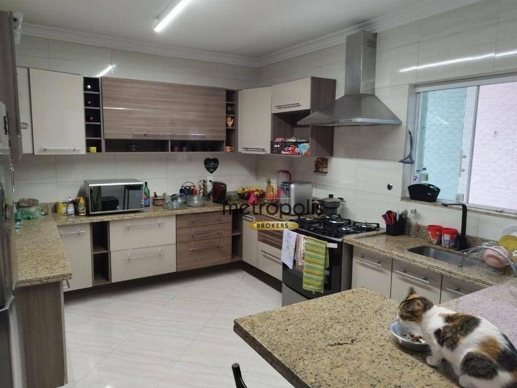 Casa à venda e aluguel com 3 quartos, 270m² - Foto 14