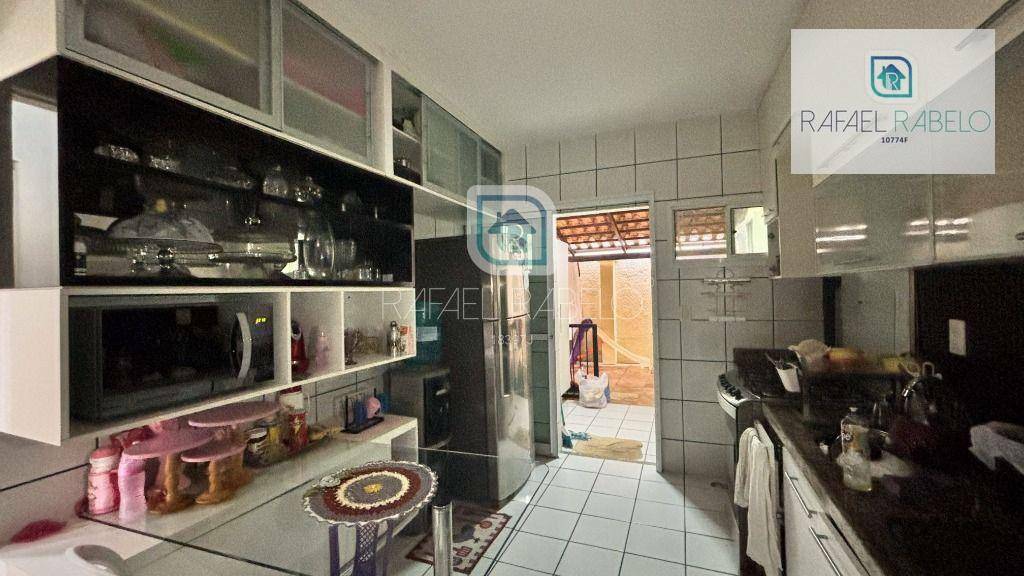 Casa de Condomínio à venda com 4 quartos, 180m² - Foto 11