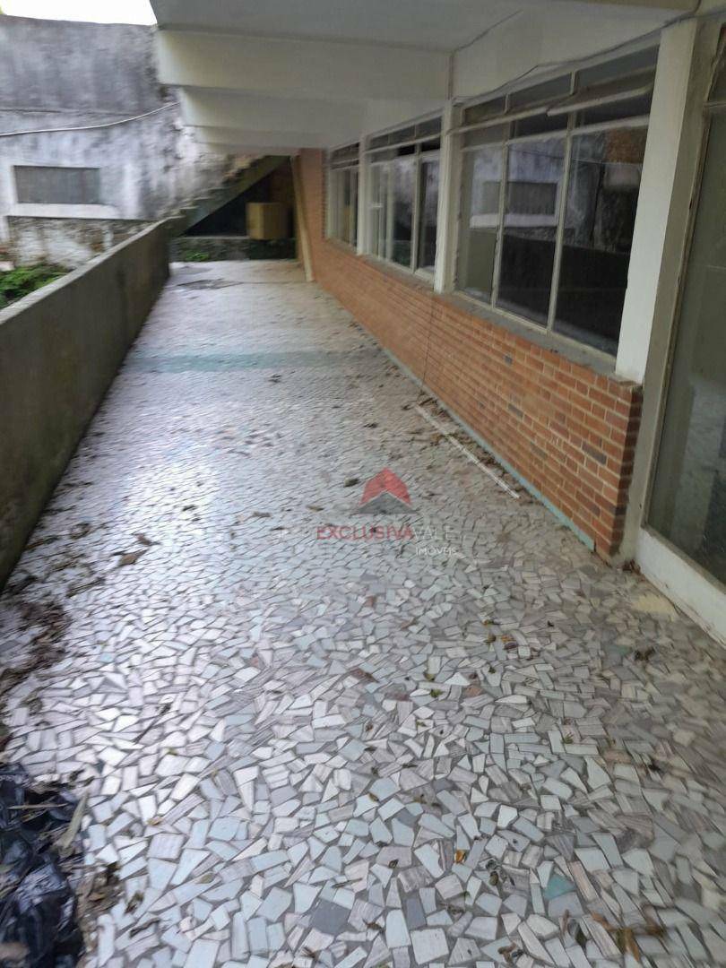 Casa à venda com 4 quartos, 585m² - Foto 7