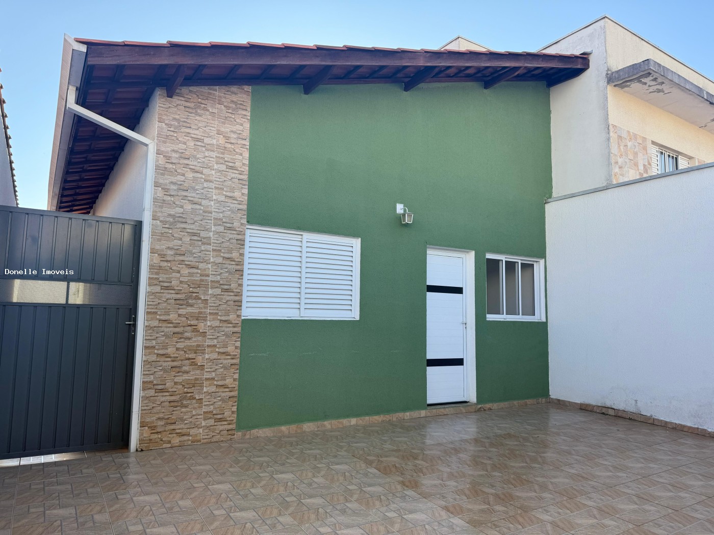 Casa para alugar com 2 quartos, 125m² - Foto 2