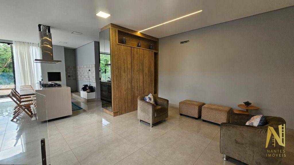 Casa de Condomínio à venda com 3 quartos, 163m² - Foto 2