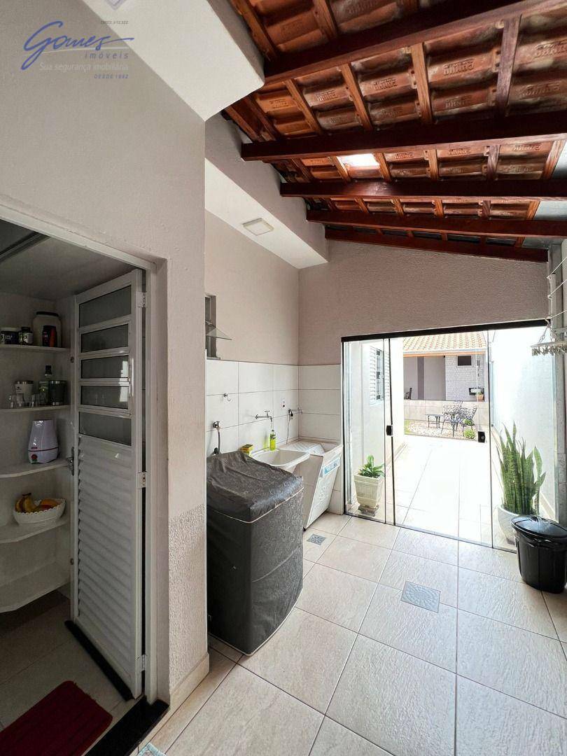 Casa à venda com 2 quartos, 168m² - Foto 12