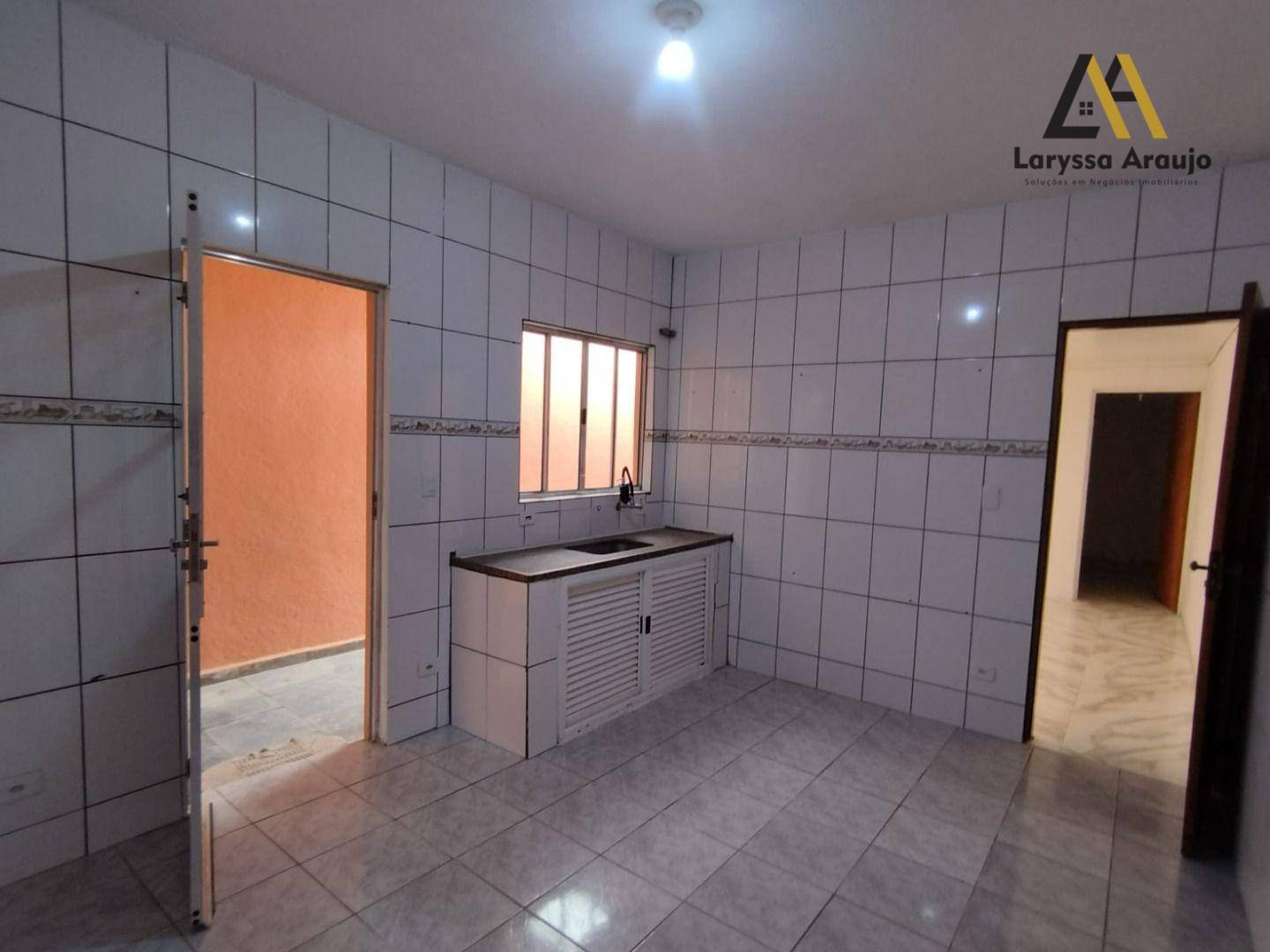 Casa à venda com 2 quartos, 60m² - Foto 7