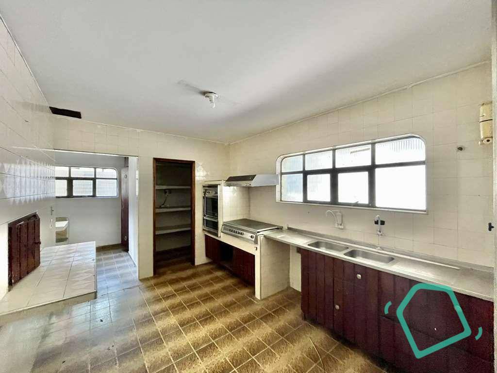 Casa à venda e aluguel com 4 quartos, 700m² - Foto 11