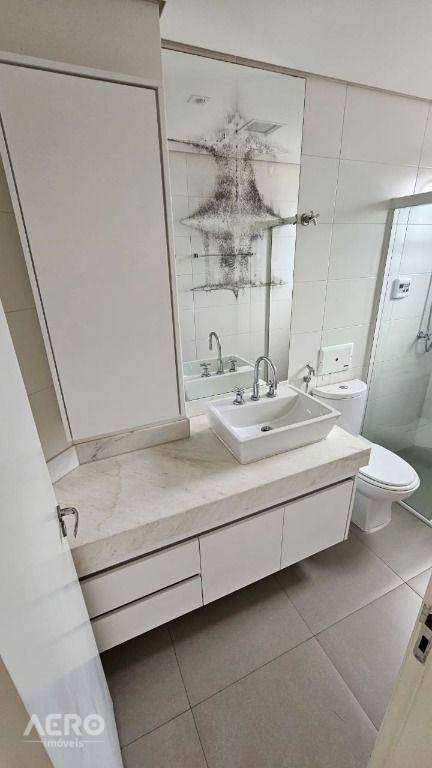 Apartamento para alugar com 3 quartos, 180m² - Foto 47
