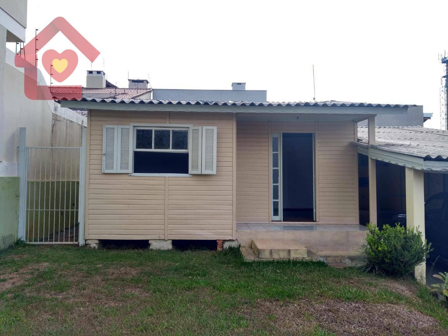 Casa à venda e aluguel com 2 quartos, 65m² - Foto 2