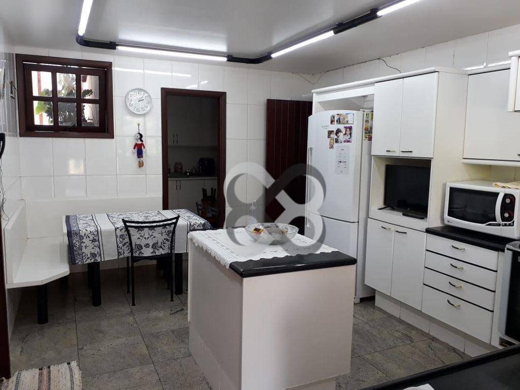 Casa à venda e aluguel com 5 quartos, 421m² - Foto 12
