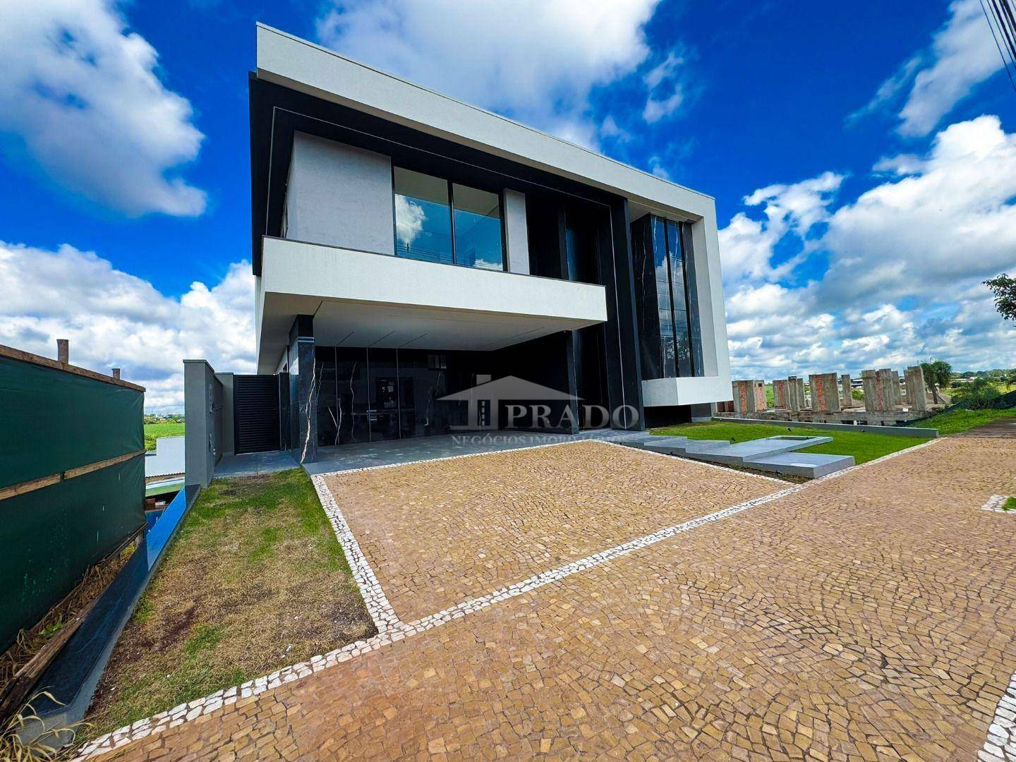 Casa à venda com 4 quartos, 347m² - Foto 3